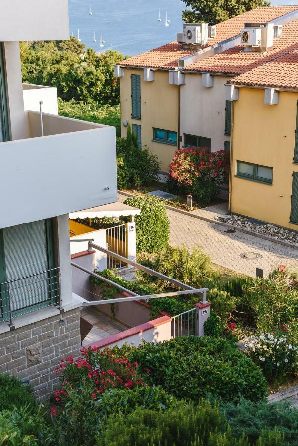 Апартаменты Apartma Joy - Private Beach Анкаран Экстерьер фото